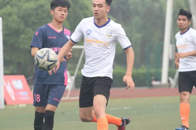 孙铭徽21分广厦胜浙江 林庭谦32分天津胜四川